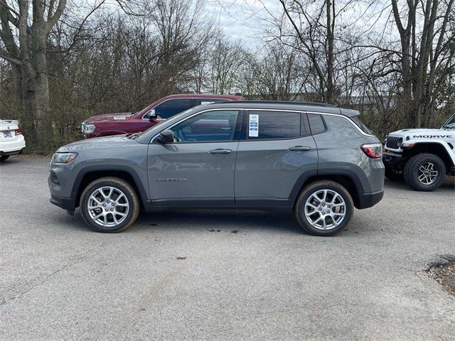 2024 Jeep Compass Latitude Lux