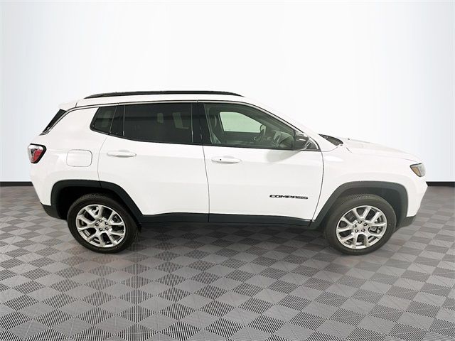 2024 Jeep Compass Latitude Lux