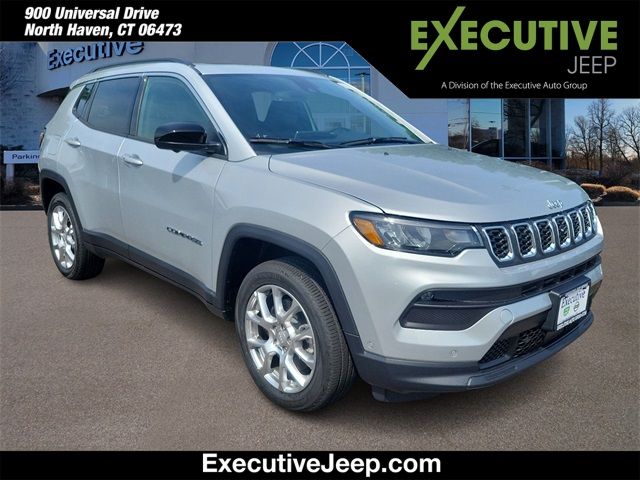 2024 Jeep Compass Latitude Lux