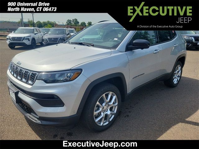 2024 Jeep Compass Latitude Lux