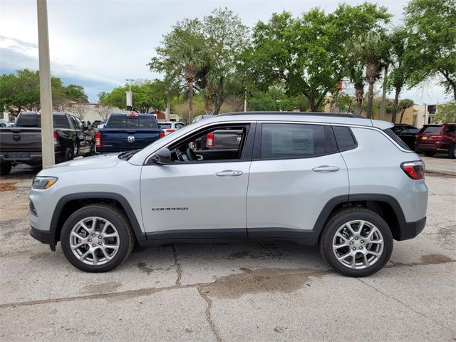 2024 Jeep Compass Latitude Lux