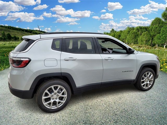 2024 Jeep Compass Latitude Lux