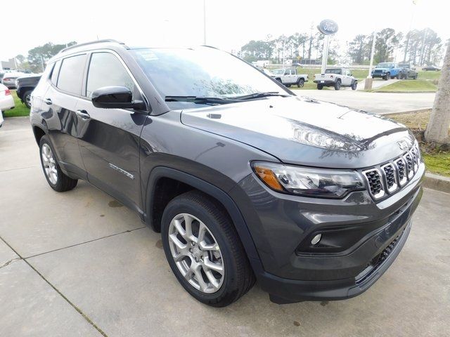 2024 Jeep Compass Latitude Lux