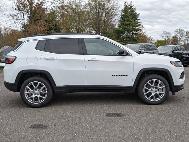 2024 Jeep Compass Latitude Lux