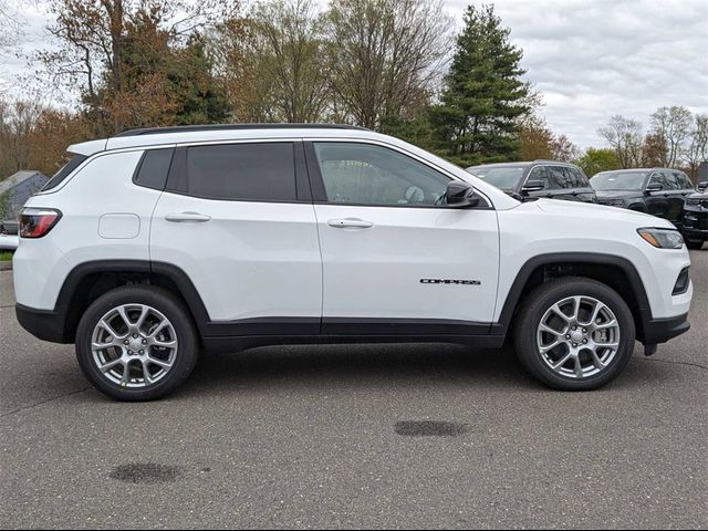 2024 Jeep Compass Latitude Lux