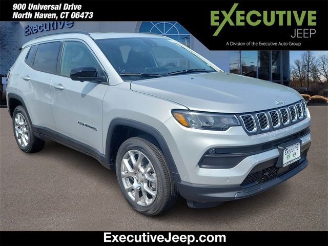 2024 Jeep Compass Latitude Lux