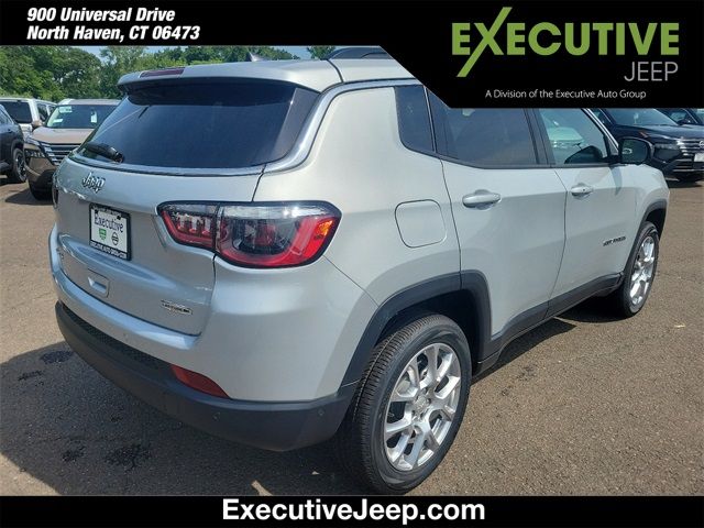 2024 Jeep Compass Latitude Lux