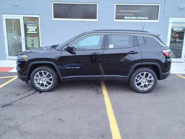 2024 Jeep Compass Latitude Lux