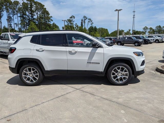 2024 Jeep Compass Latitude Lux