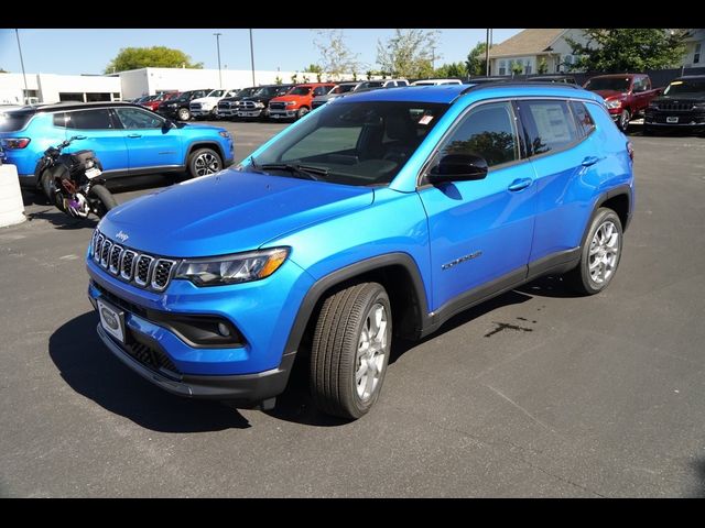 2024 Jeep Compass Latitude Lux