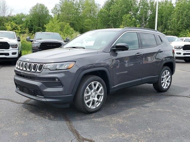 2024 Jeep Compass Latitude Lux