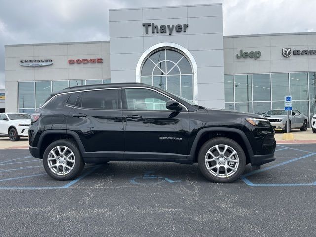 2024 Jeep Compass Latitude Lux