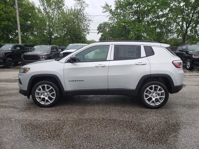 2024 Jeep Compass Latitude Lux