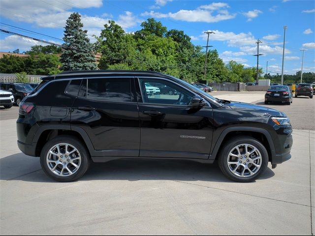 2024 Jeep Compass Latitude Lux