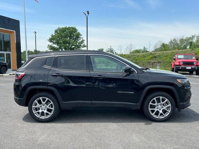 2024 Jeep Compass Latitude Lux