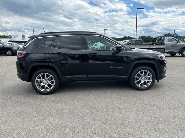 2024 Jeep Compass Latitude Lux