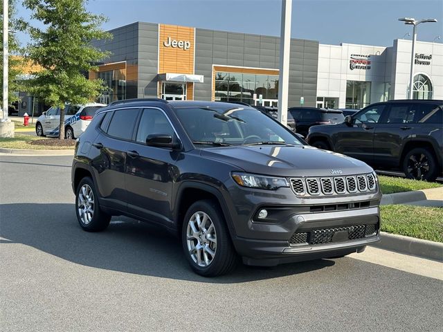 2024 Jeep Compass Latitude Lux