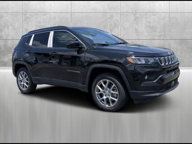 2024 Jeep Compass Latitude Lux