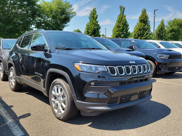 2024 Jeep Compass Latitude Lux