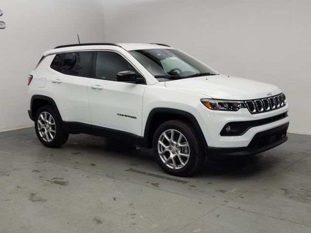 2024 Jeep Compass Latitude Lux