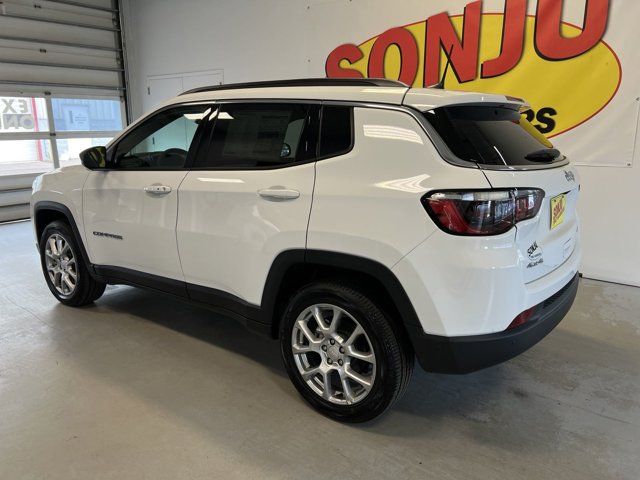 2024 Jeep Compass Latitude Lux