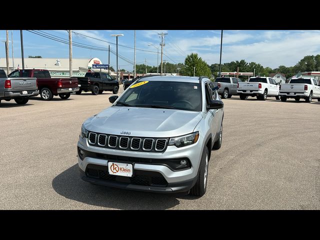 2024 Jeep Compass Latitude Lux