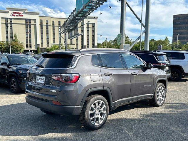 2024 Jeep Compass Latitude Lux