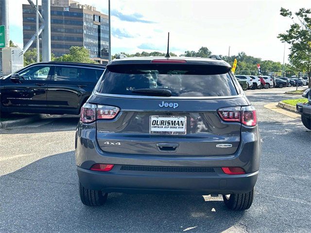 2024 Jeep Compass Latitude Lux