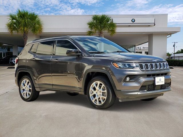 2024 Jeep Compass Latitude Lux