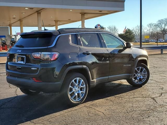 2024 Jeep Compass Latitude Lux