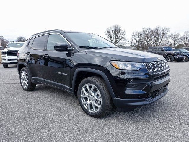 2024 Jeep Compass Latitude Lux