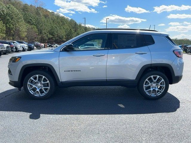 2024 Jeep Compass Latitude Lux