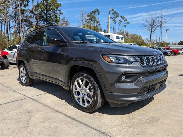 2024 Jeep Compass Latitude Lux