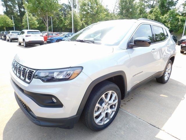 2024 Jeep Compass Latitude Lux