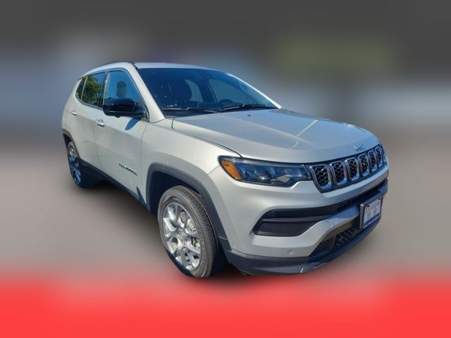 2024 Jeep Compass Latitude Lux