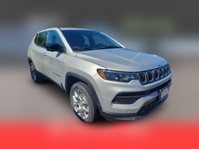 2024 Jeep Compass Latitude Lux