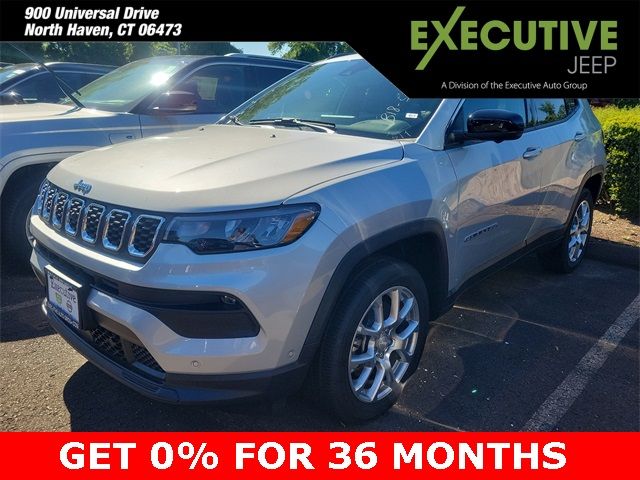 2024 Jeep Compass Latitude Lux