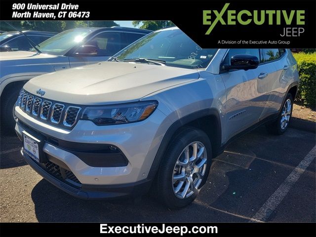 2024 Jeep Compass Latitude Lux