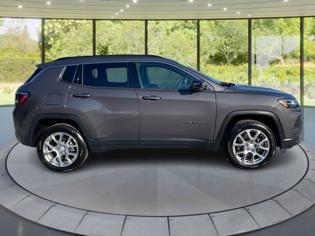 2024 Jeep Compass Latitude Lux