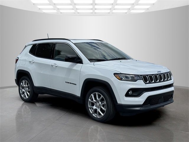 2024 Jeep Compass Latitude Lux