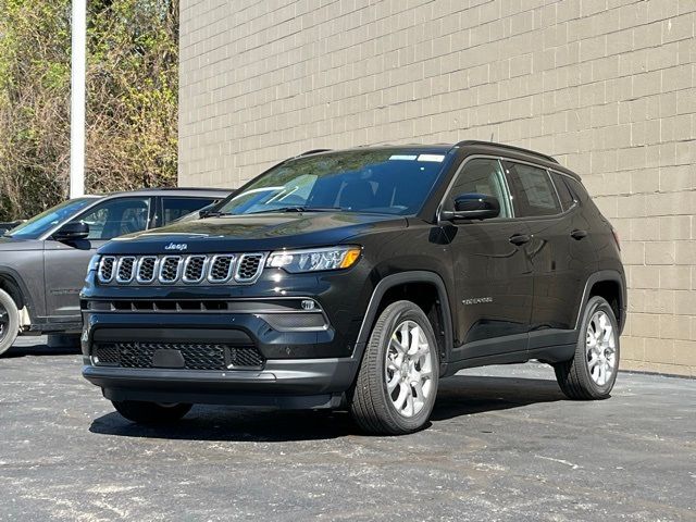 2024 Jeep Compass Latitude Lux