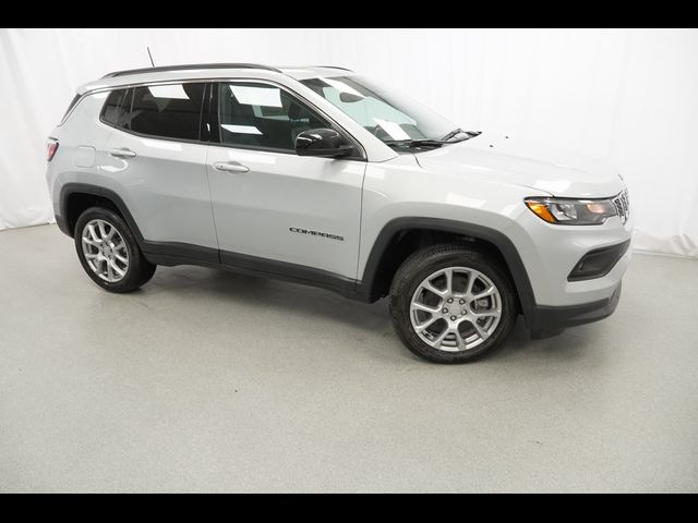 2024 Jeep Compass Latitude Lux