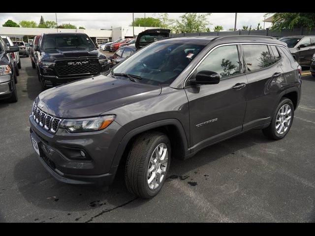 2024 Jeep Compass Latitude Lux