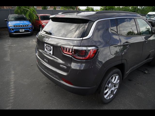 2024 Jeep Compass Latitude Lux