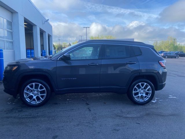 2024 Jeep Compass Latitude Lux