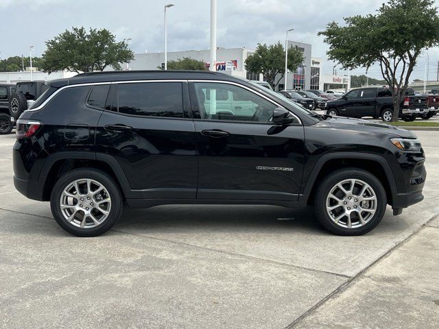 2024 Jeep Compass Latitude Lux