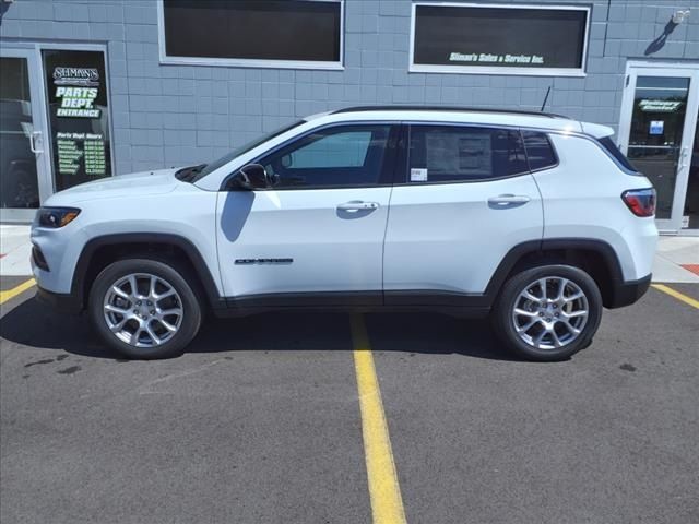 2024 Jeep Compass Latitude Lux