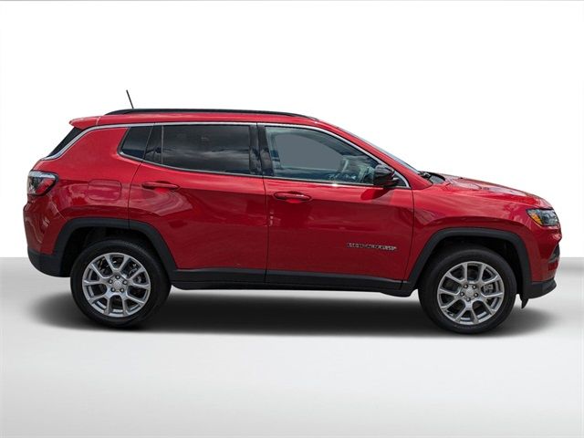 2024 Jeep Compass Latitude Lux