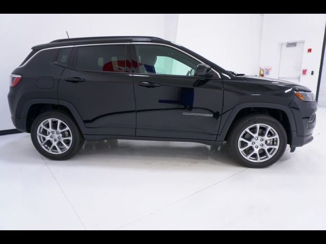 2024 Jeep Compass Latitude Lux