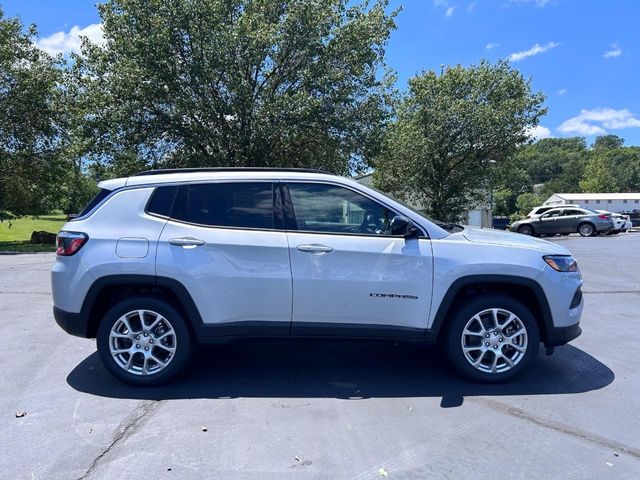 2024 Jeep Compass Latitude Lux